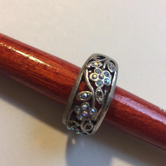 Lia Sophia ring - Picture 3 of 5